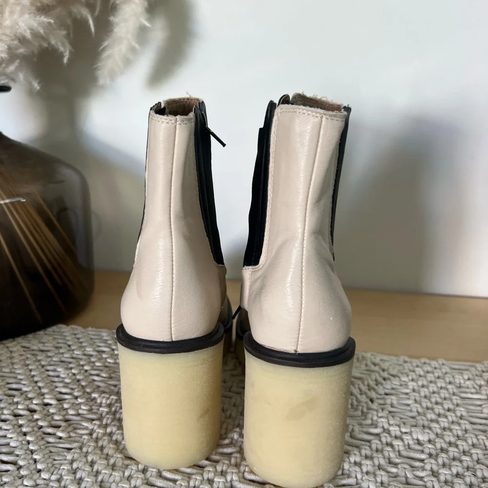 Oasis Society Boots - Picture 6 of 9